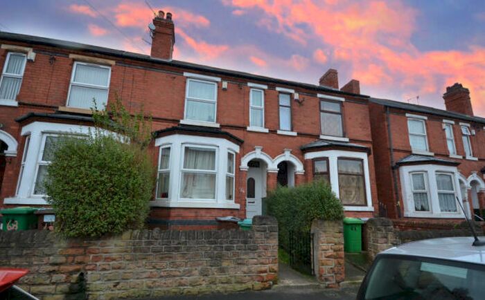 4 Bedroom Terraced House To Rent In Leslie Road, Nottingham, NG7