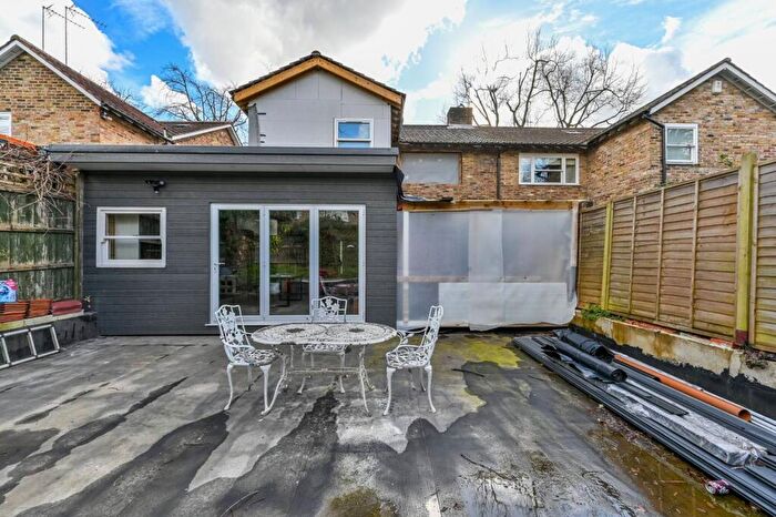 4 Bedroom House To Rent In Canonbury Park North, Canonbury, London, N1