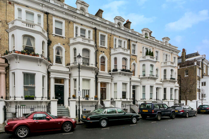 2 Bedroom Flat To Rent In Westgate Terrace, Earls Court, SW10