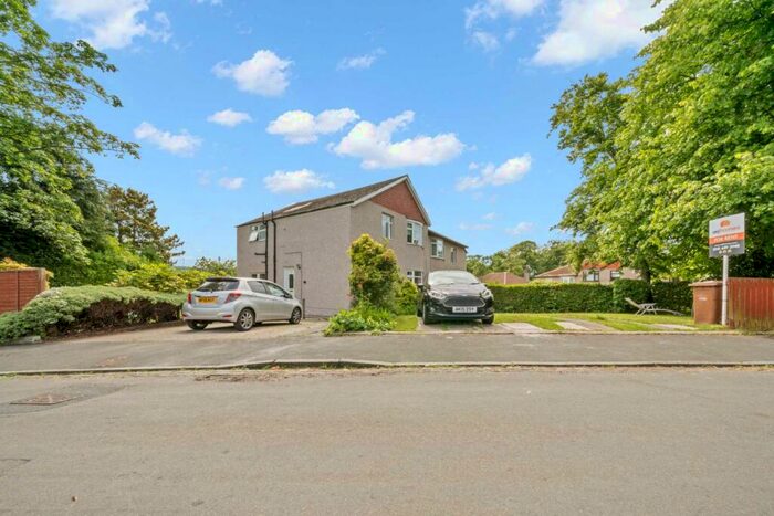 3 Bedroom Flat To Rent In Glencroft Road, Croftfoot, G44