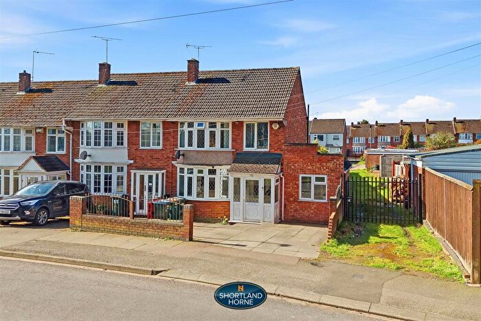 4 Bedroom End Of Terrace House For Sale In Wyken Croft, Wyken, Coventry, CV2