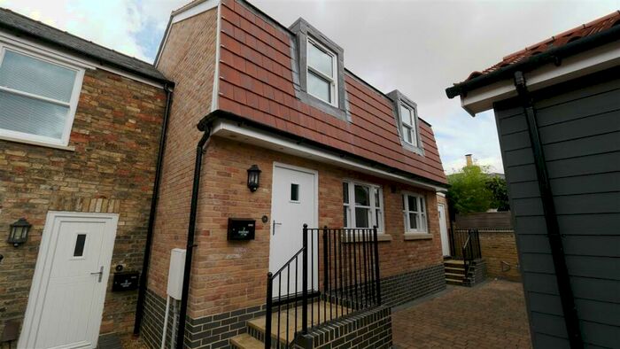3 Bedroom Detached House To Rent In Riverport Mews, West Street, St Ives, PE27
