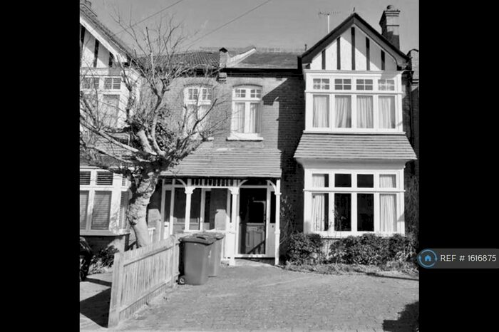 5 Bedroom Semi-Detached House To Rent In Whitehall Road, Harrow, HA1