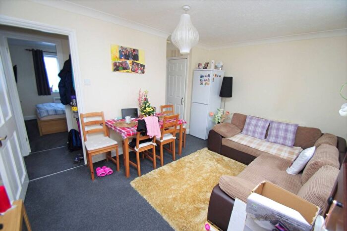 1 Bedroom Flat To Rent In Copsewood Road, Watford, WD24