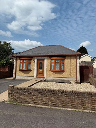 4 Bedroom Bungalow To Rent In Gordon Road, Llanelli, SA14