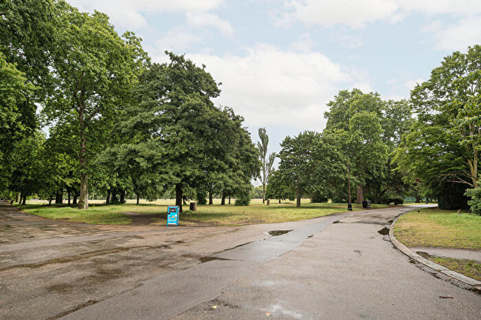 1 Bedroom Flat For Sale In Flat, Crisp Court, Gascoyne Road, Victoria Park, London, E9 - Photo 13