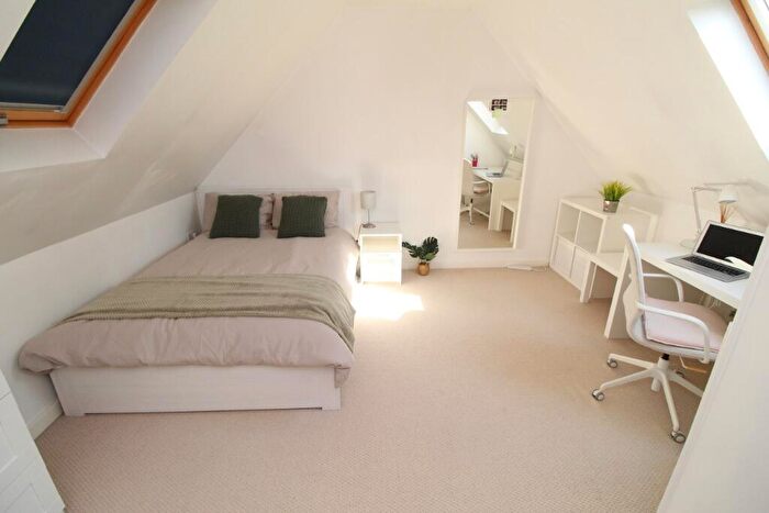 5 Bedroom Bungalow To Rent In Orston Drive, Wollaton, Nottingham, NG8