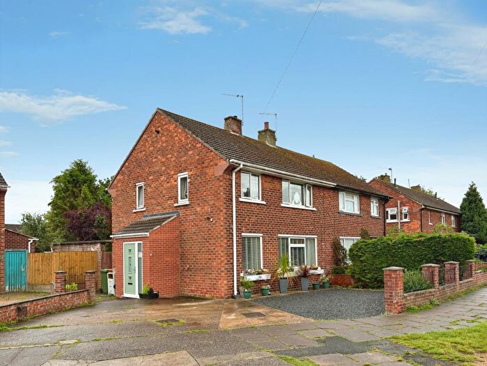 3 Bedroom Semi-Detached House For Sale In Belton Avenue, Lincoln, LN6