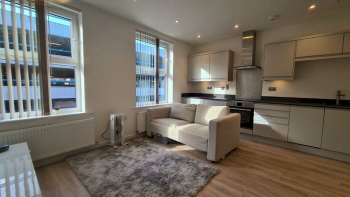 2 Bedroom Flat To Rent In Saxon Gate, Back Of The Walls, SO14