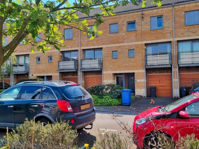 3 Bedroom Town House To Rent In Maude Street Town House, IP3