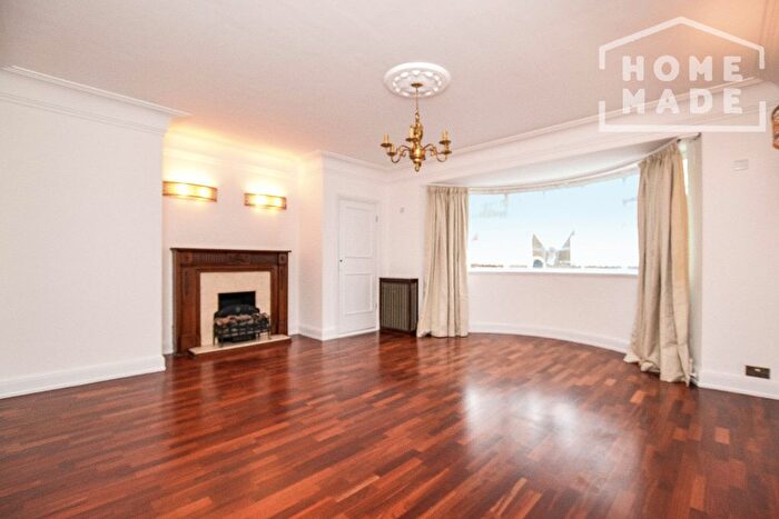 4 Bedroom Flat To Rent In North Gate, St. John's Wood, NW8
