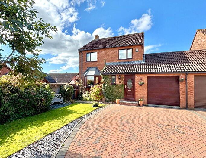 3 Bedroom Link Detached House For Sale In Woodend Road, Woolwell, Plymouth, PL6