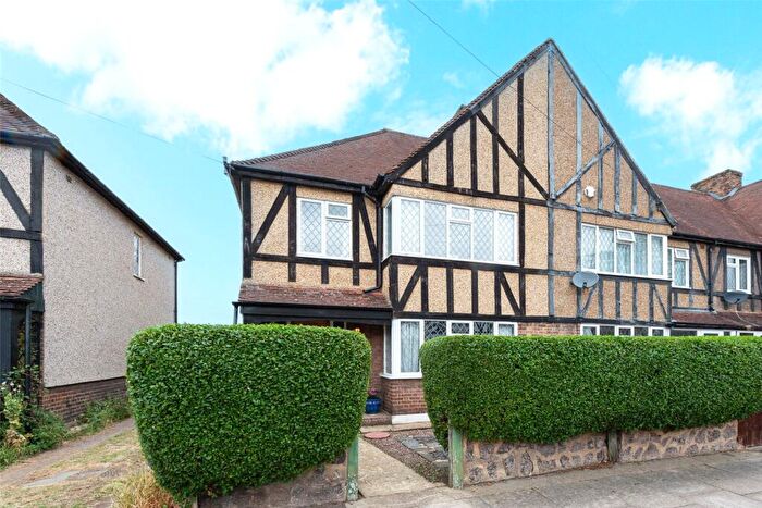 4 Bedroom End Of Terrace House For Sale In South Gipsy Road, Welling, Kent, DA16