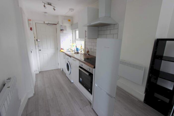 Studio To Rent In Saint Michael's Terrace, London, N22