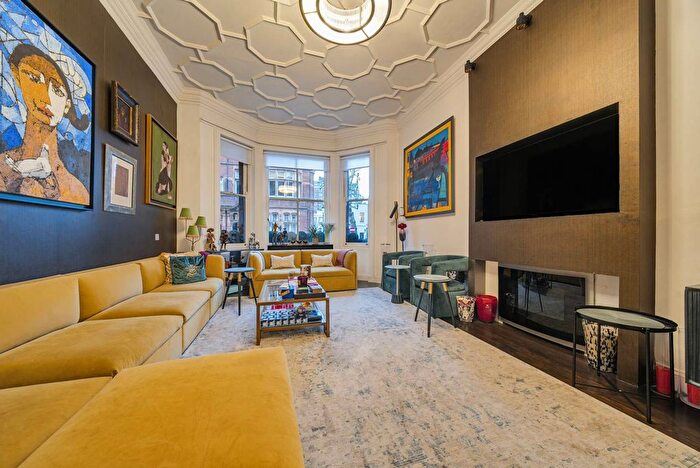 2 Bedroom Flat To Rent In Draycott Place, Chelsea, London, SW3