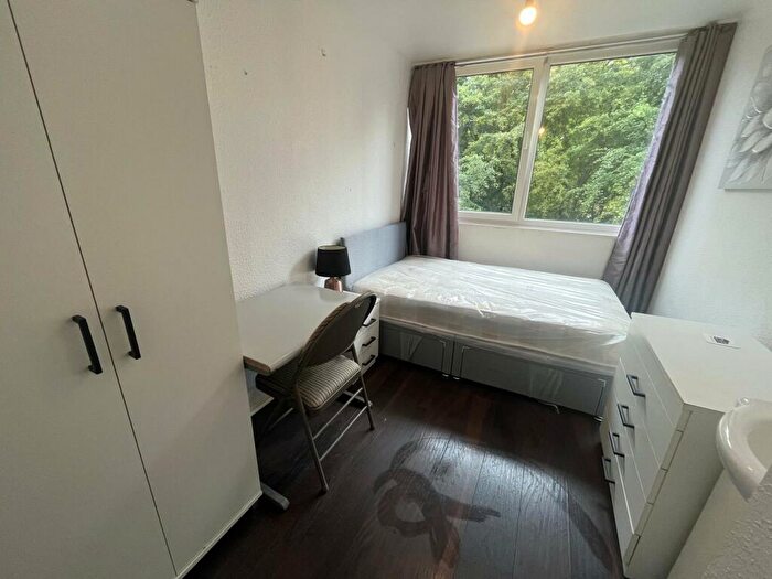 1 Bedroom House To Rent In Wood Close, Hatfield, AL10