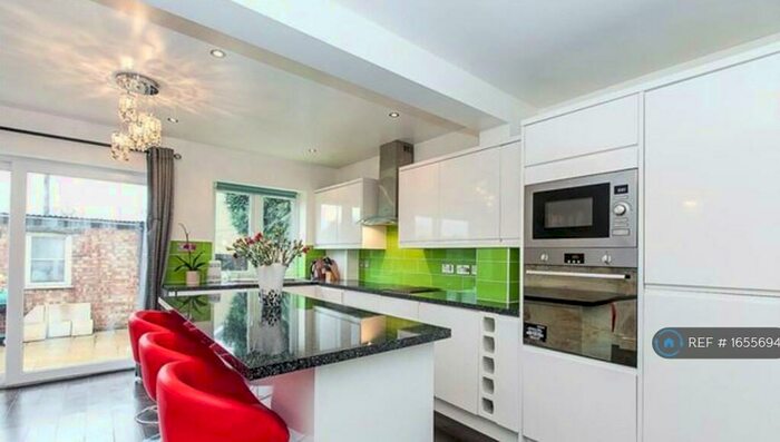 3 Bedroom End Of Terrace House To Rent In Brampton Road, Bexleyheath, DA7