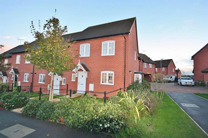 3 Bedroom Semi-Detached House To Rent In Bluebell Way, Whiteley, PO15