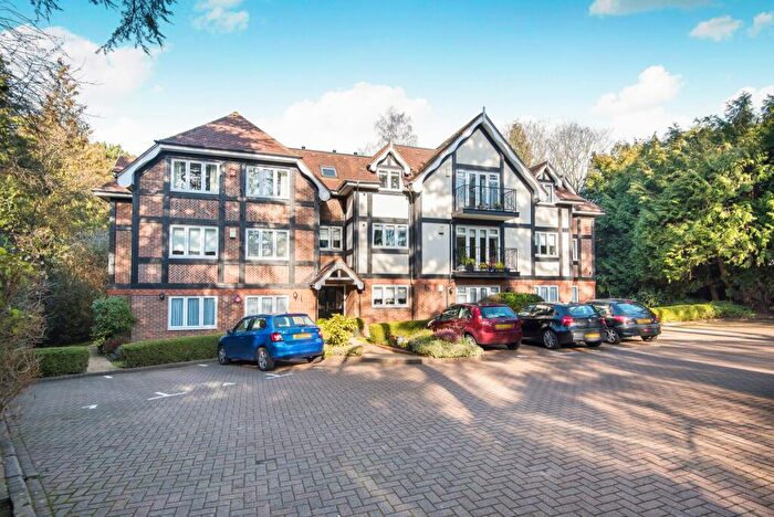 2 Bedroom Apartment For Sale In Eastbury Avenue, Northwood, HA6