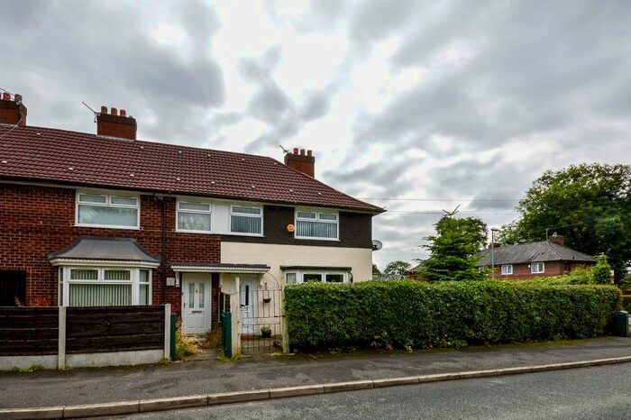 3 Bedroom Semi-Detached House To Rent In Mullacre Road, Sharston, Wythenshawe, Manchester, M22