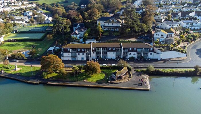 2 Bedroom Flat For Sale In Embankment Road, Kingsbridge, TQ7