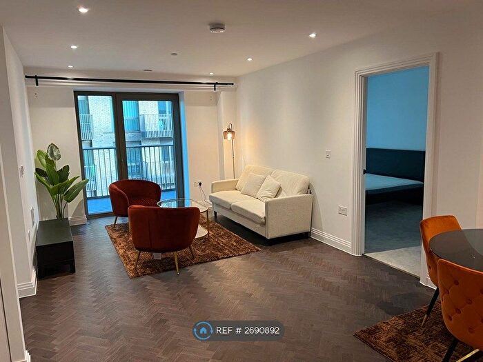 2 Bedroom Flat To Rent In Halcyon House, London, E16