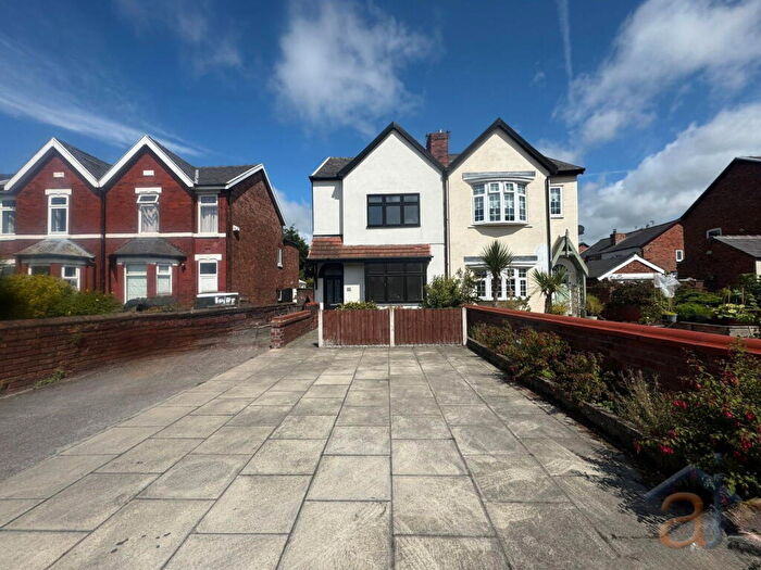 3 Bedroom Semi-Detached House For Sale In Wennington Road, PR9