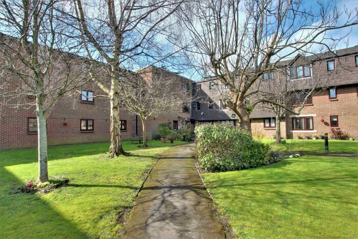 1 Bedroom Flat For Sale In Bellair House, Havant, PO9