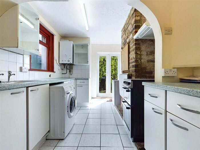 2 Bedroom Apartment To Rent In Coombe Road, Brighton, BN2