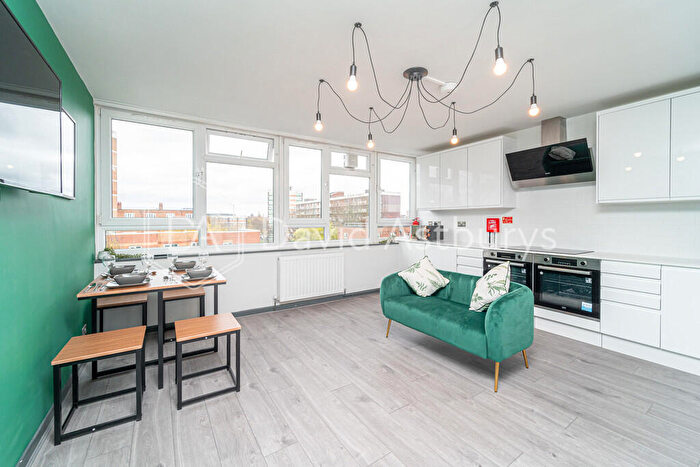 4 Bedroom Apartment To Rent In Cropley Street, Islington, London, N1