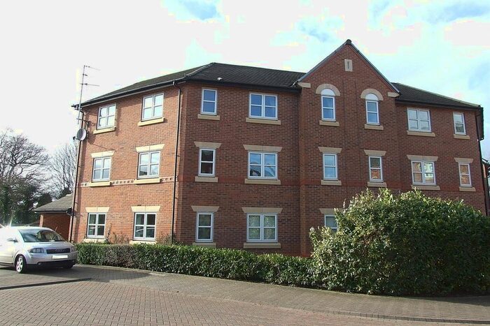 2 Bedroom Flat To Rent In Springbank Gardens, Lymm, WA13