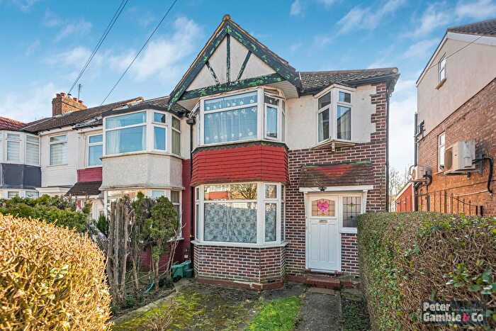 3 Bedroom End Of Terrace House For Sale In Coniston Avenue, Perivale, Greenford, UB6