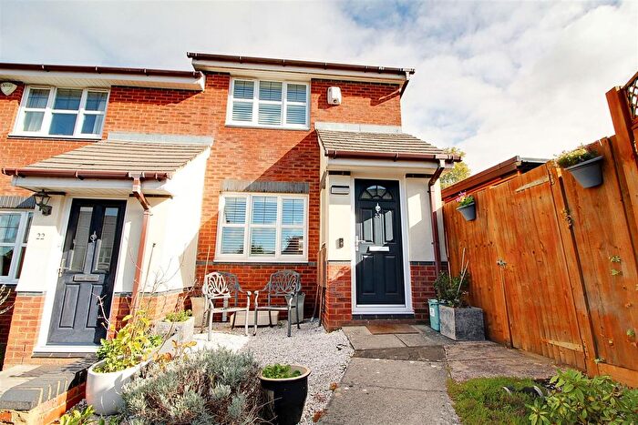 2 Bedroom Property For Sale In Emperor Close, Berkhamsted, HP4