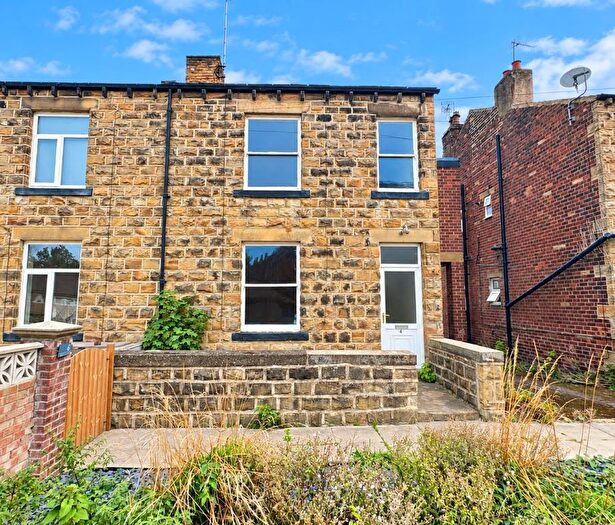 2 Bedroom End Of Terrace House For Sale In Benjamin Street, Liversedge, WF15