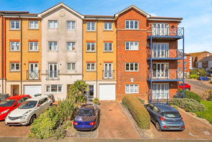 5 Bedroom Town House For Sale In Barbuda Quay, Eastbourne, BN23