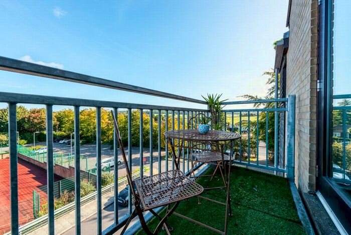 2 Bedroom Flat To Rent In Davis Way, Sidcup, DA14