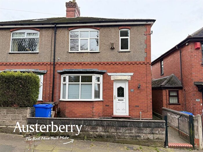 3 Bedroom Semi Detached House To Rent In Beville Street, Stoke-On-Trent, ST4