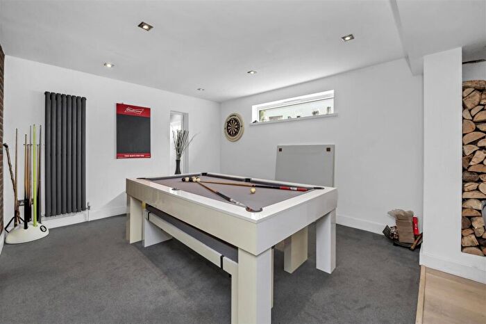 4 Bedroom Detached House For Sale In The Heath, Woolpit, IP30