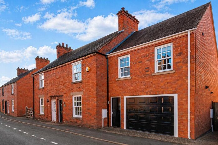 4 Bedroom Town House To Rent In Holtom Street Stratford-upon-Avon, CV37
