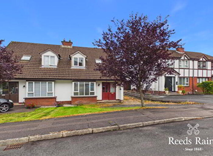 3 Bedroom Semi-Detached House For Sale In Broadlands Gardens, Carrickfergus, BT38