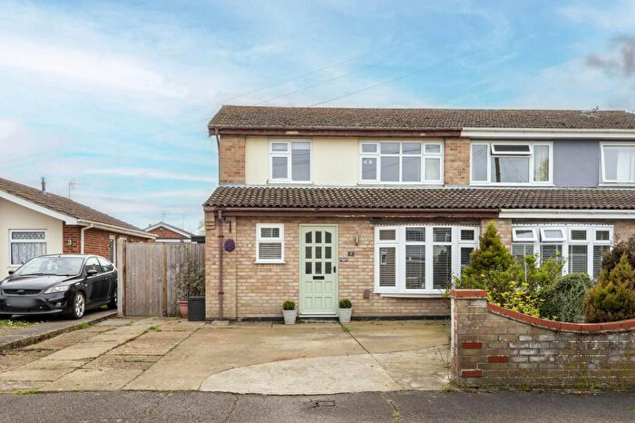 3 Bedroom Semi Detached House For Sale In Bramfield Road, Lowestoft, NR32
