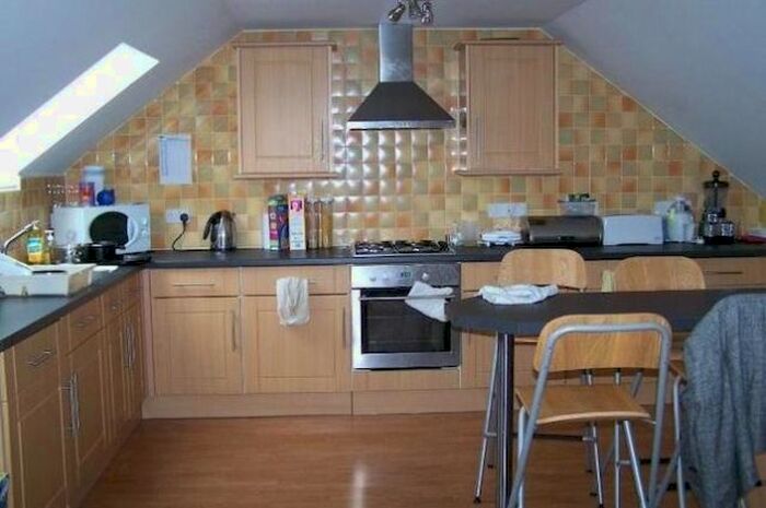 4 Bedroom Maisonette To Rent In Heaton Road, Newcastle Upon Tyne, NE6