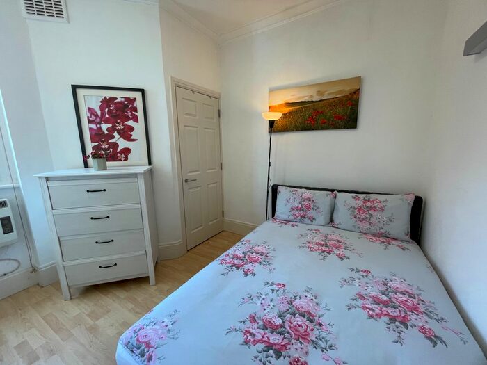 1 Bedroom Flat To Rent In White Horse Street, London, W1J