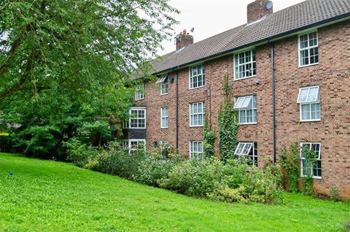 1 Bedroom Flat To Rent In Haldens, Welwyn Garden City, AL7