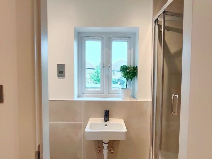 2 Bedroom Flat To Rent In Addison Gardens, Surbiton, KT5