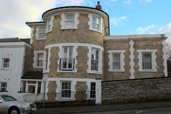 2 Bedroom Apartment To Rent In George Street, Ryde, PO33