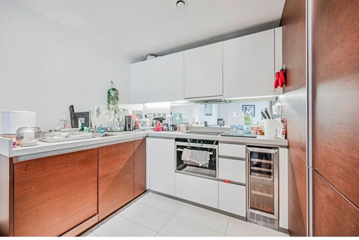 1 Bedroom Flat For Sale In Baltimore Wharf, London, E14