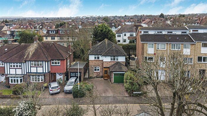 3 Bedroom Property For Sale In Glen Crescent, Woodford Green, IG8