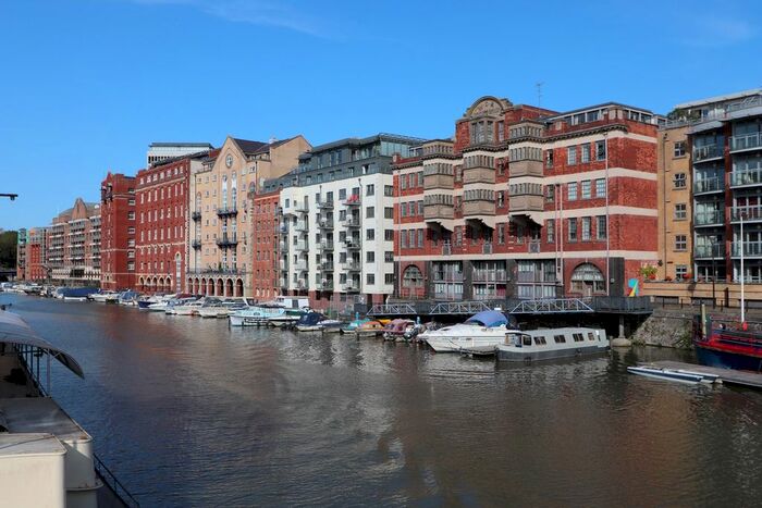 2 Bedroom Flat To Rent In Redcliff Backs, Bristol, BS1