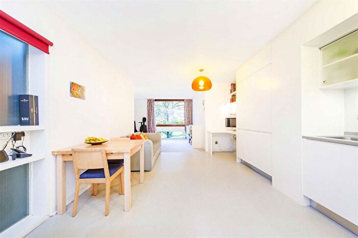 1 Bedroom Flat For Sale In Barbican, Thomas More House, Barbican, EC2Y